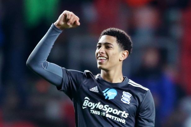 梅西再创纪录引全场欢呼