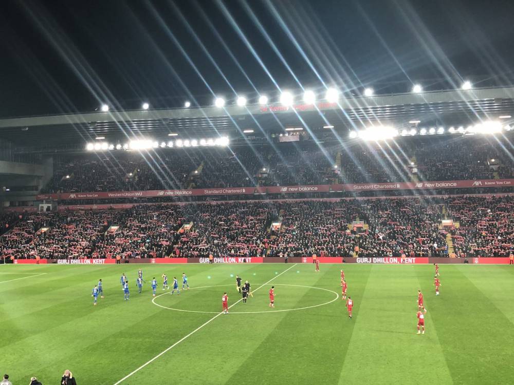 利物浦决定出售萨拉赫，高层认为其已造成不可挽回损失，计划启用塞梅尼奥替代。