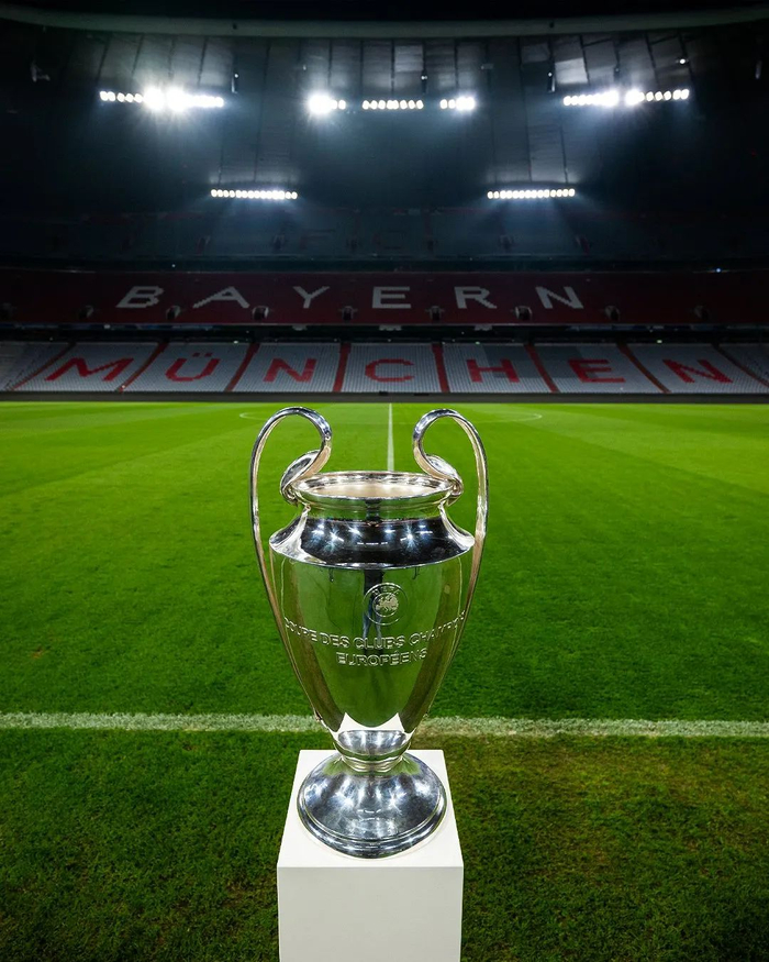 凯恩已在德甲10次完成帽子戏法，为该联赛历史第5多