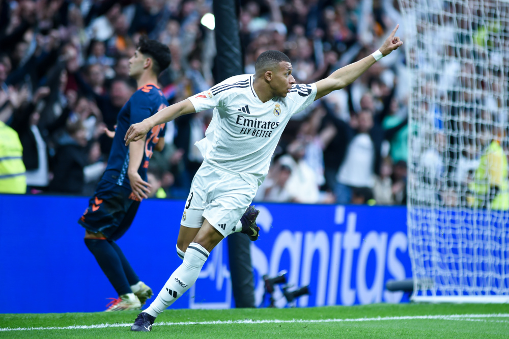 刘越：申花进攻变化少，斯卢茨基用人容易陷入“恶性循环”