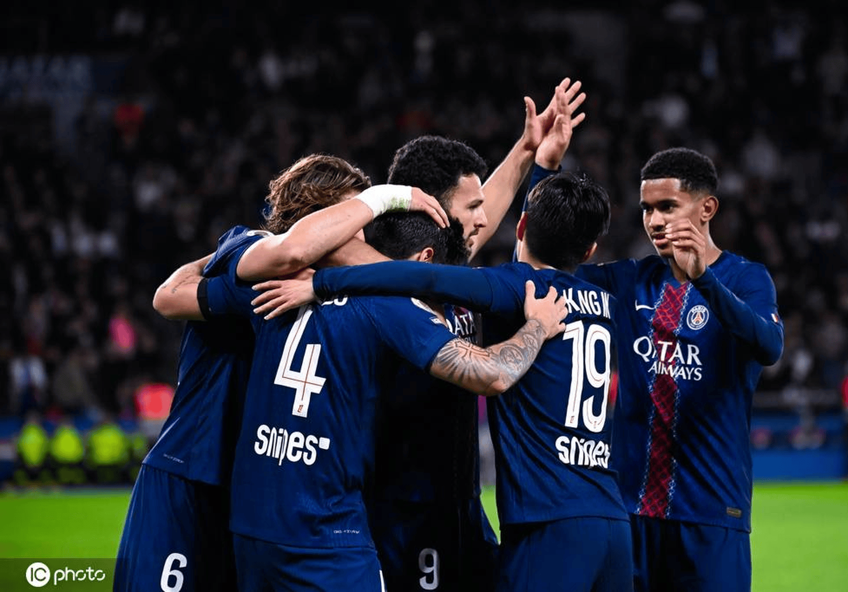 拉波尔塔：我们正着手在诺坎普为梅西立雕像，他值得如此致敬