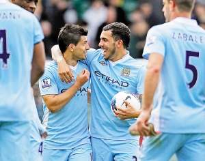 国安赛前训练人员齐整，达万、侯森跟队，乃比江“爆射”法比奥