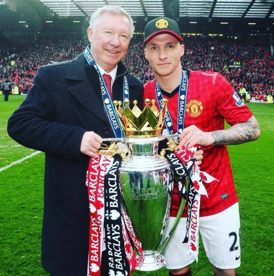 终极猜想来了：阿森纳掉链子无缘冠军VS英超夺冠，你选哪个？