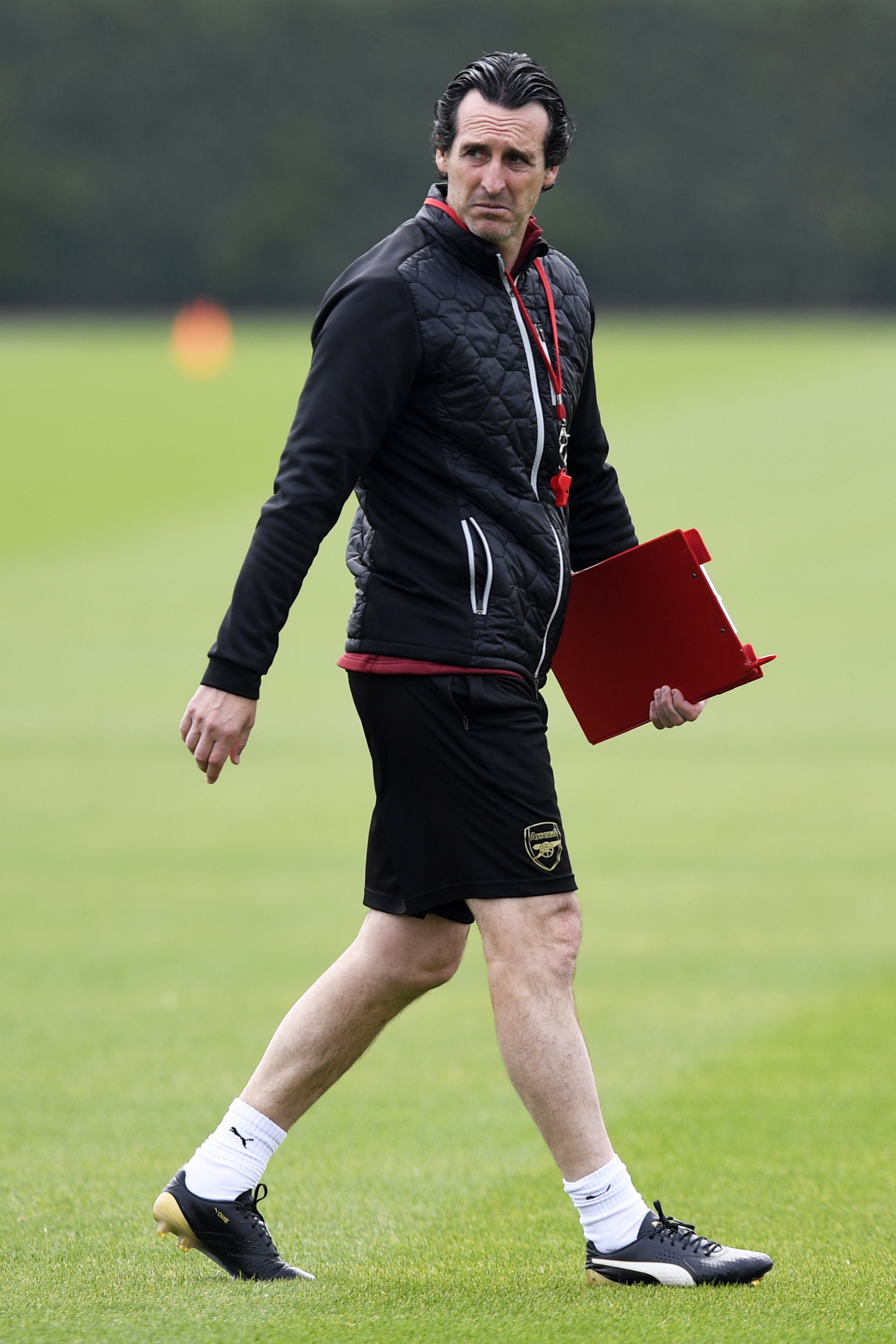 劳塔罗进球后比出A字，把进球献给受伤的前队友阿什拉夫